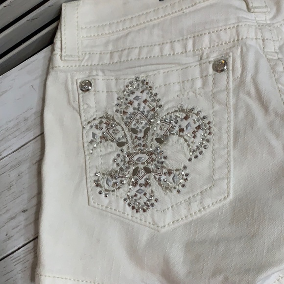 Miss Me Creamy White Distressed Jean Shorts 28 - Picture 3 of 14